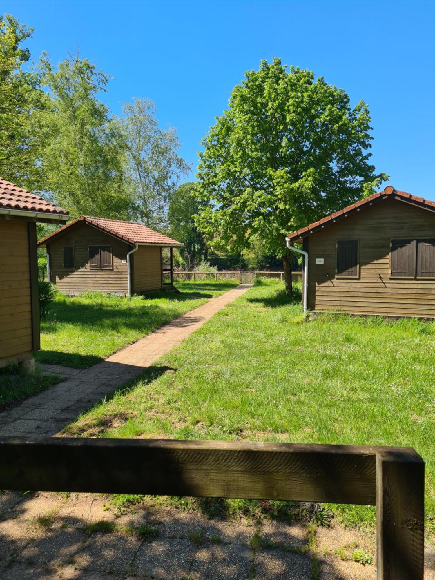 Les Chalets Guinguette Capdenac-Gare Esterno foto