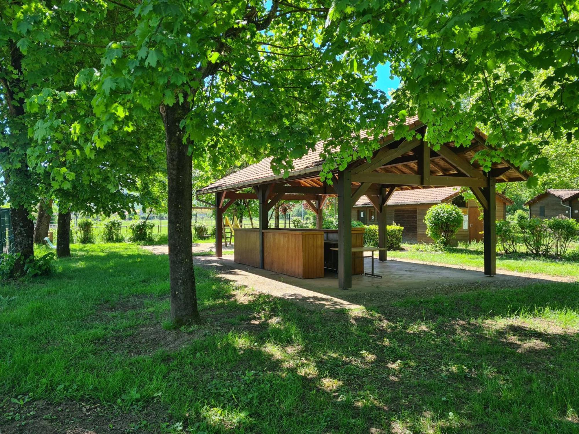 Les Chalets Guinguette Capdenac-Gare Esterno foto